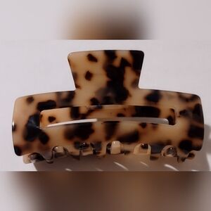 Tortoise Shell Hair Claw Clip